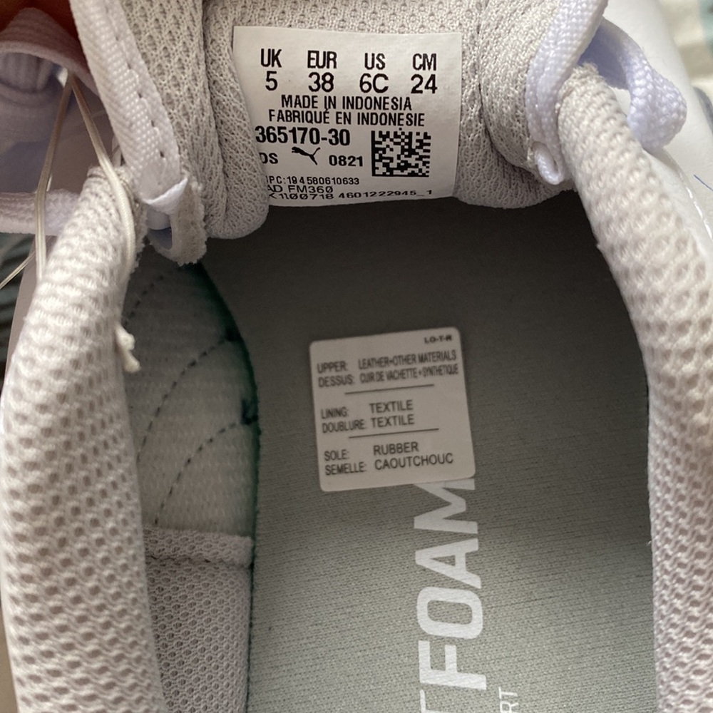 PUMA Women's Smash WNS V2 Leather Sneaker - Picture 5 of 6
